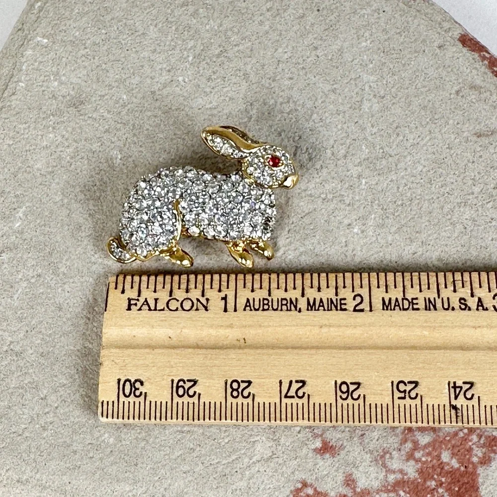 Vintage Pavé Rhinestone Rabbit Brooch Goldtone Red Ruby Eye Unsigned KJL‎ Style